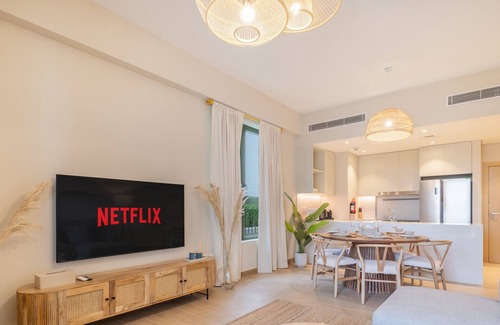 Dubai Apartment | LUX The La Mer Luxury Burj View Suite 3