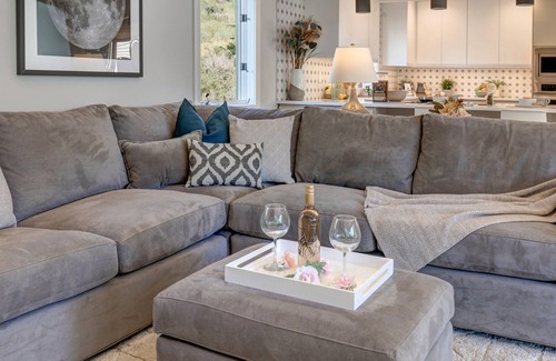 Deer Valley House | Lux Townhome, Central Location, Hot Tub, EV Charging + Short Walk to Free Shuttle!
