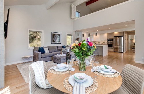 Deer Valley House | Lux Townhome, Central Location, Hot Tub, EV Charging + Short Walk to Free Shuttle!