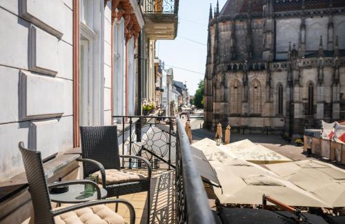 Kosice Old Town Apartment | Luxapart BIG 12people apartment with Breakfast