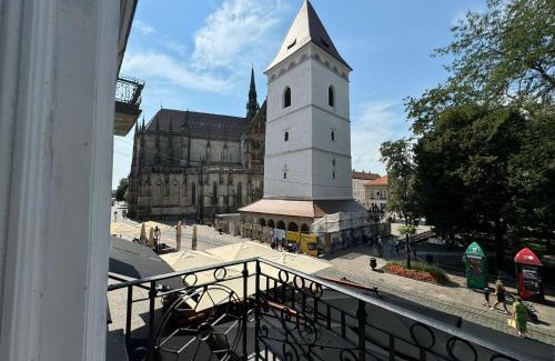 Kosice Old Town Apartment | Luxapart BIG 12people apartment with Breakfast