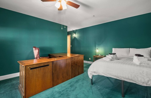 Wrightwood House | Luxary Castle & SPA near Skiing Resort