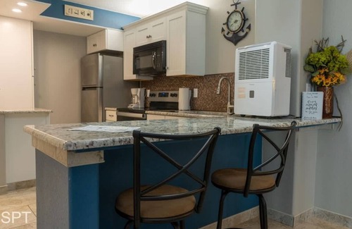 South Padre Island Apartment | Luxe 1 bedroom Walk to Beach Pool 1 Bedroom Home by RedAwning