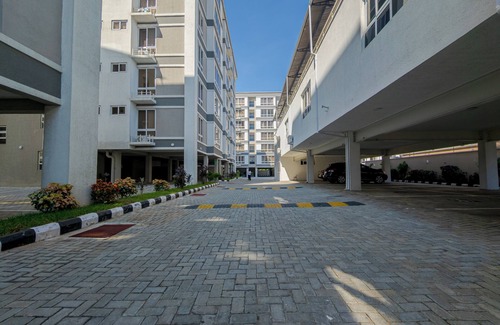 Ikoyi Apartment | Luxe 1BR Retreat in Ikoyi Pool Fast WiFi Near Beach