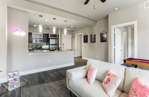 Addison Apartment | Luxe 2-bedroom apartment in DFW with WiFi, AC, fitness room, & Heated Pool