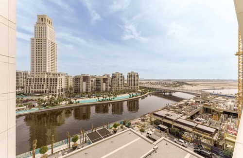 Dubai Apartment | Luxe 2-Bedroom Elegance in Palace Residences