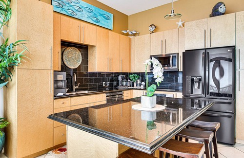 South Padre Island Condo | Luxe 28th-Floor S Tower Condo: Ocean & SpaceX View