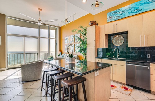 South Padre Island Condo | Luxe 28th-Floor S Tower Condo: Ocean & SpaceX View