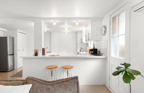 New Farm Apartment | Luxe 2BR Apartment in the Heart of New Farm – Lifestyle, CBD & Attractions