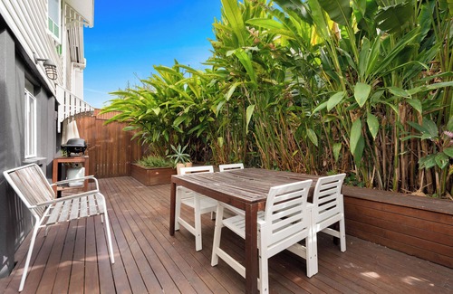 New Farm Apartment | Luxe 2BR Apartment in the Heart of New Farm – Lifestyle, CBD & Attractions
