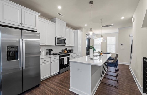 Charlotte House | Luxe 3BR King Townhouse w/Rooftop in Uptown CLT!