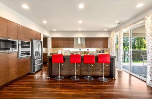 Federal Way House | Luxe 5-bedroom home in Federal Way