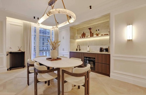 Notre-Dame-des-Champs Apartment | LUXE- A PERFECT BLEND OF CHARM, COMFORT & MODERNITY SAINT GERMAIN- RUE DE RENNES