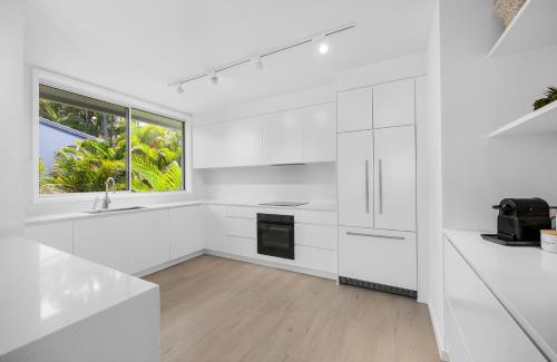 Sunshine Beach Apartment | Luxe Beachside Apartment - Heated Pool - SeaViews