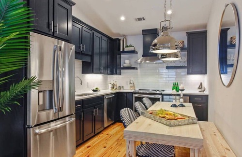 Beach Institute House | Luxe Carriage House | Heated Pool | Near River St