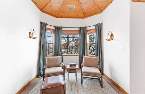 Midway Condo | Luxe Chalet - Sleeps 15