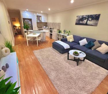 Mandurah Apartment | Luxe Coastal Oasis
