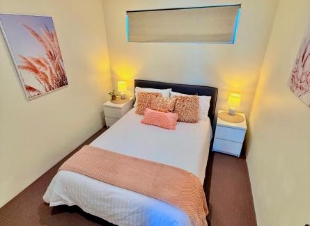 Mandurah Apartment | Luxe Coastal Oasis