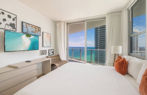 Hollywood South Central Beach Resort | Luxe Condo Oceanview on the 24th Floor