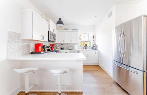 Blackshear-Prospect Hill House | Luxe East Downtown 3BR Condo, Walk to Bars, Restaurants, Shops