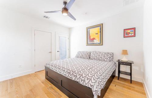 Blackshear-Prospect Hill House | Luxe East Downtown 3BR Condo, Walk to Bars, Restaurants, Shops