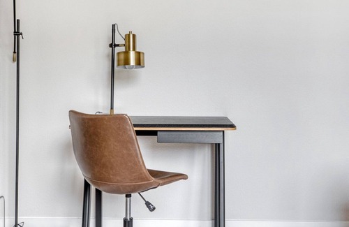 Emeryville Apartment | Luxe Emeryville Studio w/ Gym, Pool, Parking, near BART, by Blueground