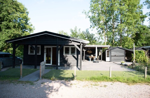 Matsloot Ski Chalet | Luxe en Ruim Chalet met Airco aan het Leekstermeer. Huisdiervriendelijk