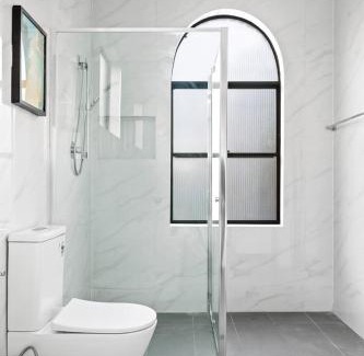 Bankstown House | Luxe Ensuite Queen Room - Close to Stations & Shops