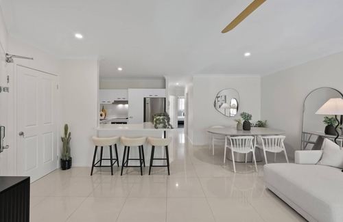 Gold Coast Apartment | Luxe Escape & Family Attractions