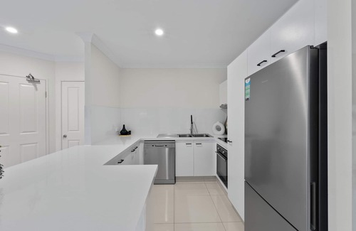 Gold Coast Apartment | Luxe Escape & Family Attractions