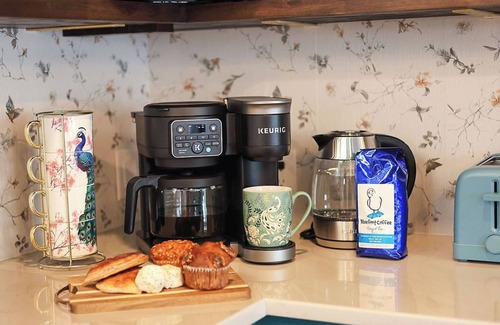 Mount Airy House | Luxe Escape: Walk to Main St, Hot Tub, Spa Bath