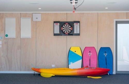 Wharewaka House | Luxe Family Haven in Wharewaka