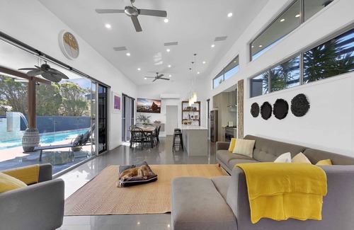 Peregian Beach House | Luxe Family Home in Peregian Springs