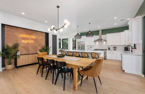 Austin House | Luxe Farmhouse w/Pool and Spa on 4 Acres