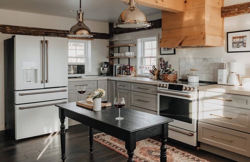 Town of Delaware House | Luxe Gabel Farmhouse | Fire Pit & Country Views