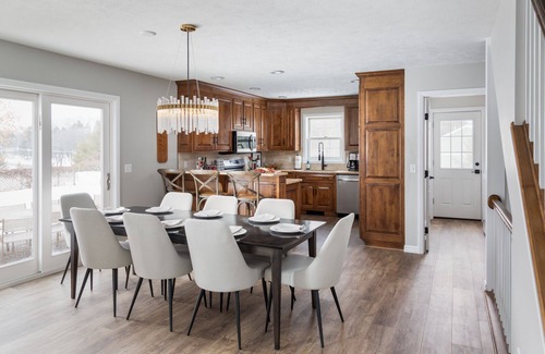 Traverse City Other | Luxe home 7 mi to TC/3 min Long Lake boat launch