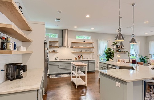 Greater South River City House | Luxe Home Sleeps 10, Neighborhood Pool, Minutes to Downtown ATX - by PMI Austin Metro