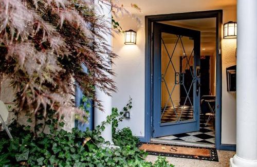 Kalorama Heights House | LUXE Kalorama 5-BR Townhome Close to Dupont Circle
