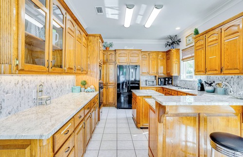 Granbury House | Luxe Lakefront Home w/Hot Tub, Dock & Fire Pit