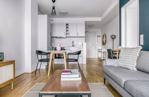 Vienna Apartment | Luxe Leopoldstadt 1BR w/Elevator, Balcony & Gym, near U2, by Blueground