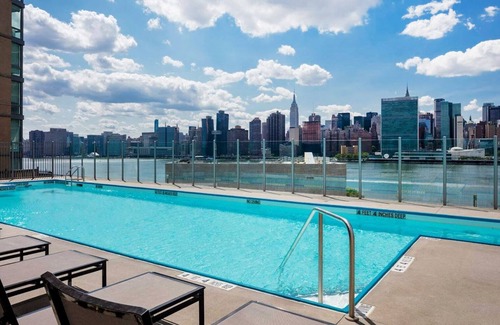 Hunters Point Apartment | Luxe LIC 1BR w/W/D, Elevator & Doorman, near East River, by Blueground