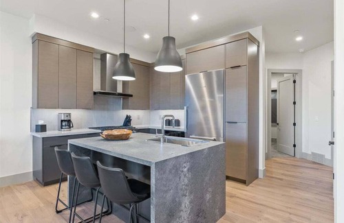 Park City House | Luxe Living at Canyons! Private Hot Tub + 5 minutes to ski lift access and golf