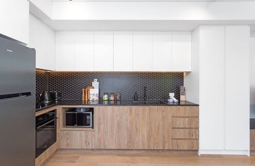 Perth Apartment | Luxe Living | Instaworthy city views from rooftop!