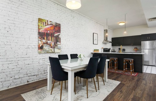 Plateau Mont Royal Apartment | Luxe Loft:Large 3BR + 3 on-suite Historic Plateau