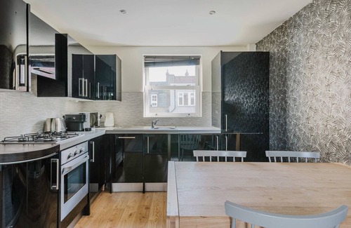 Bryanston and Dorset Square Apartment | Luxe Marylebone 2BR, Modern Furniture & Decor, by Blueground