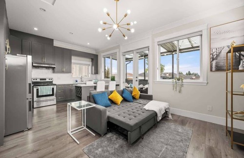 Richmond Apartment | Luxe Minimalist Glam 2-Bed Getaway + BBQ