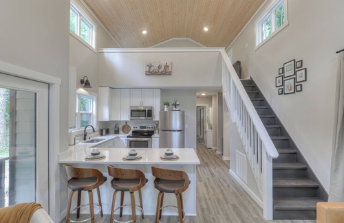 Monteagle Cabin | Luxe Nest at The Retreat at Sunset Bluff