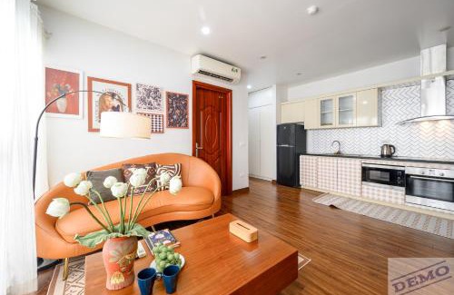 Nhat Tan Apartment | Luxe Paradise Residence Âu Cơ