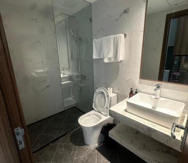 Dong Da Apartment | Luxe Paradise Suites Hotel Hoang Cau