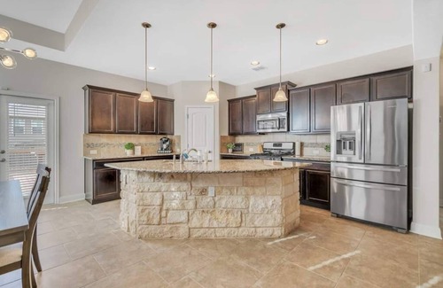San Antonio House | Luxe Private Getaway*️SeaWorld*️Near the Heart*️of San Antonio